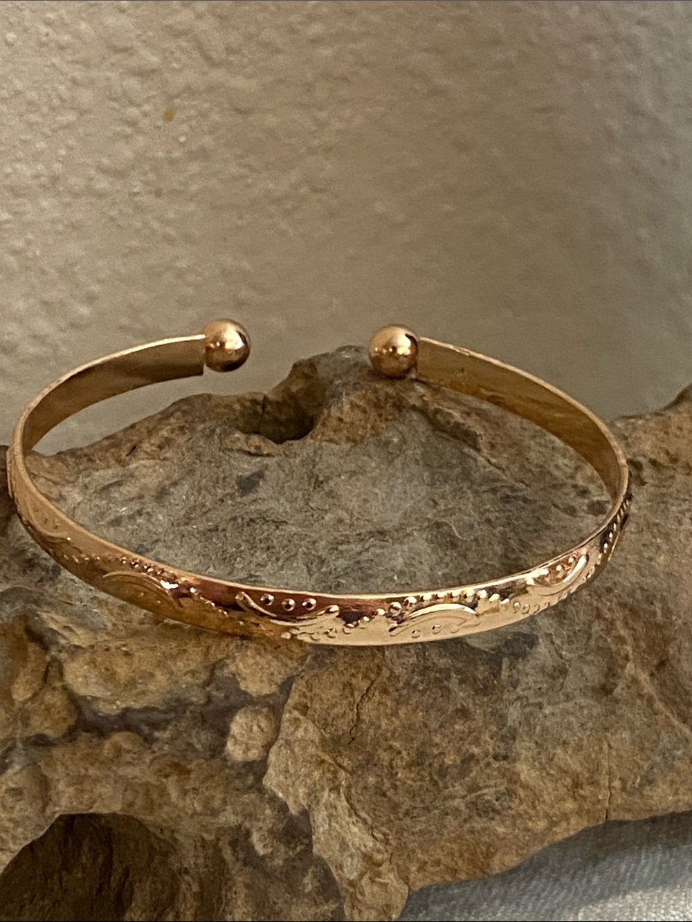 5/$10❤️❤️❤️NEW Gold Tone Zinc Alloy Open Bangle Bracelet